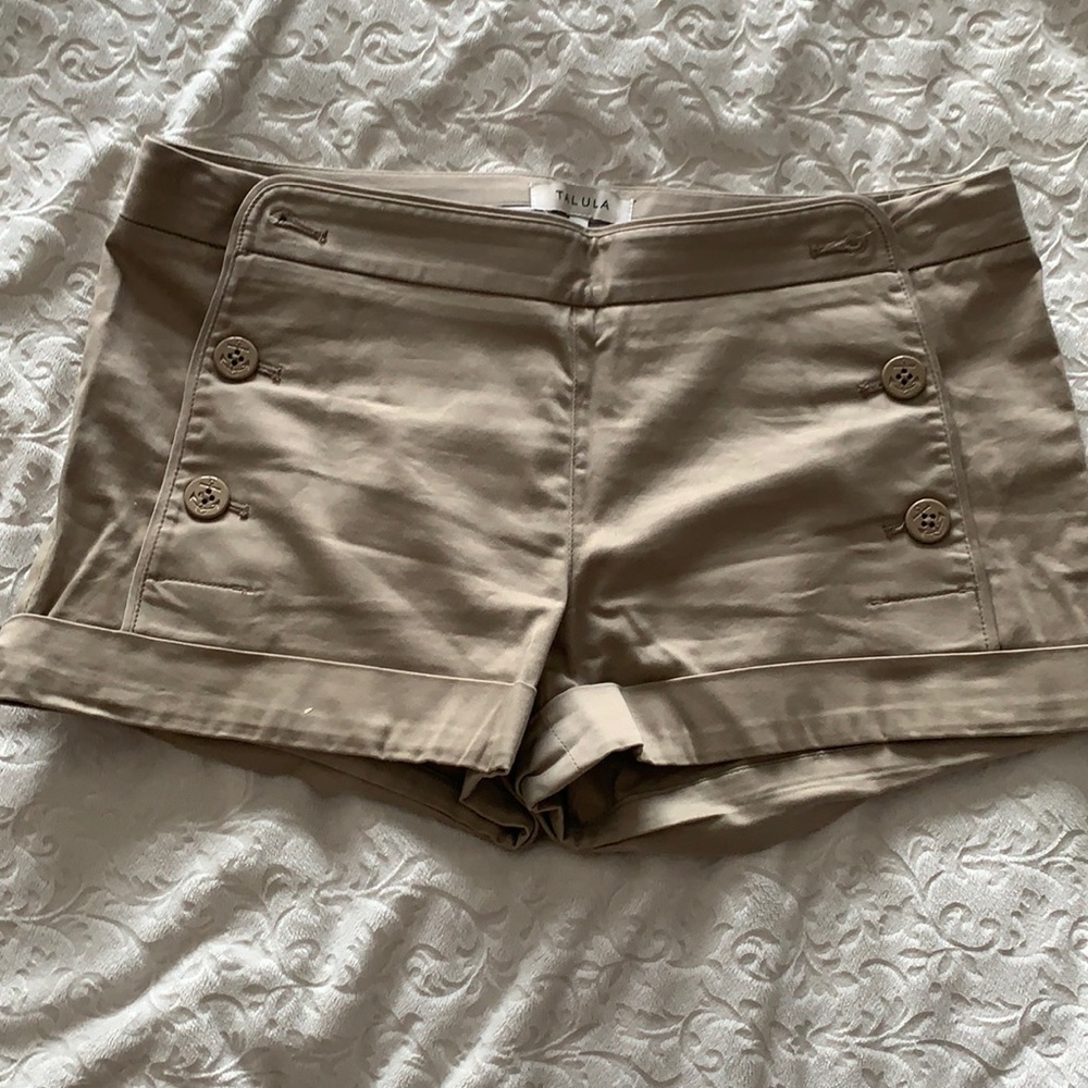 TALULA SHORTS / SIZE 8